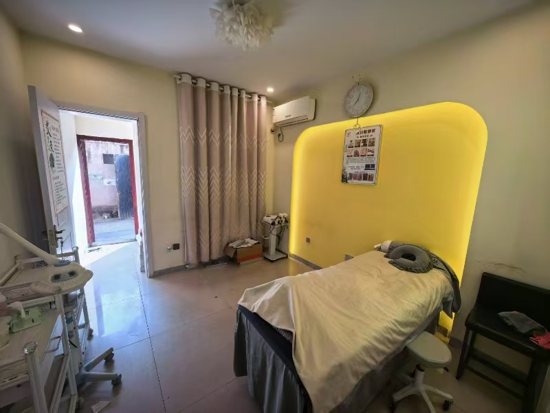 好运转(悦研科技护肤)海宁拐角旁美容店转可做吃的