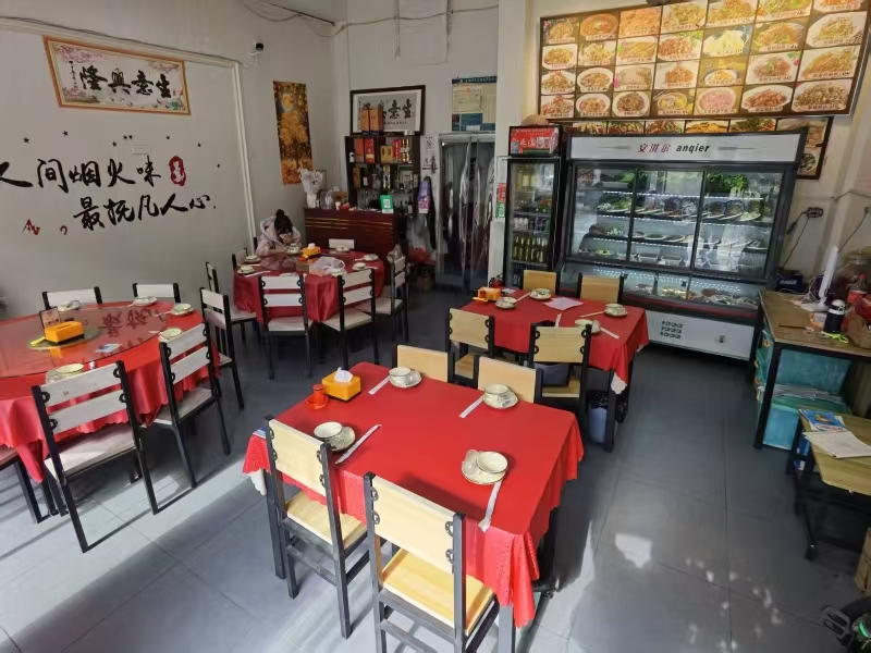 好运转(玲珑小馆)余新镇幸福路836号,幸福家园小区傍边厂区门口,100㎡小吃店转让