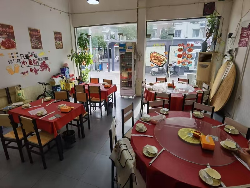 好运转(玲珑小馆)余新镇幸福路836号,幸福家园小区傍边厂区门口,100㎡小吃店转让