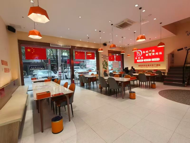 好运转(现熬土鸡汤手擀面)桐乡市濮院齐宏路280平精装餐饮店转让