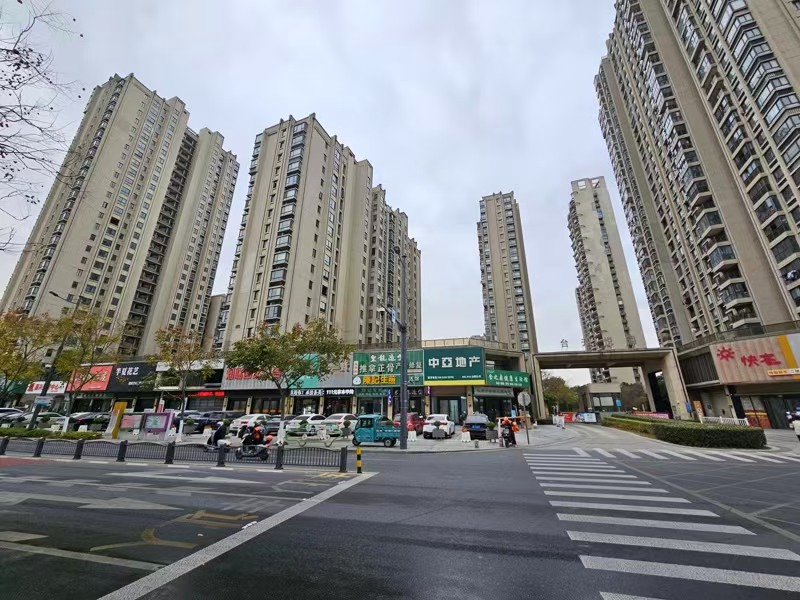 好运转(利华煲店)南湖区纯一层160平餐饮店、因扩大搬迁转让本店