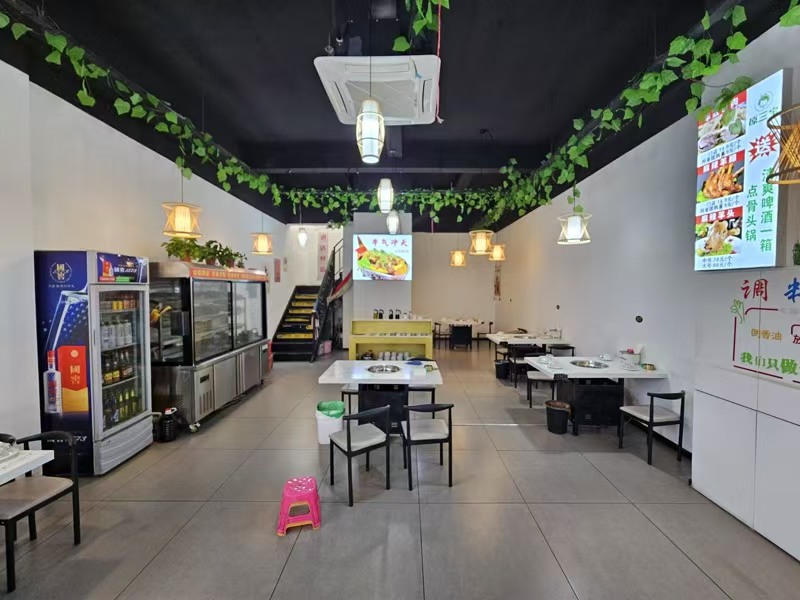 好运转（酱味骨头锅）品牌餐饮小吃、烧烤宵夜街、230平火锅店转让