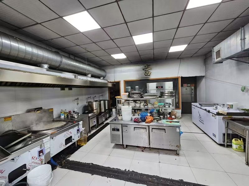 好运转（酱味骨头锅）品牌餐饮小吃、烧烤宵夜街、230平火锅店转让