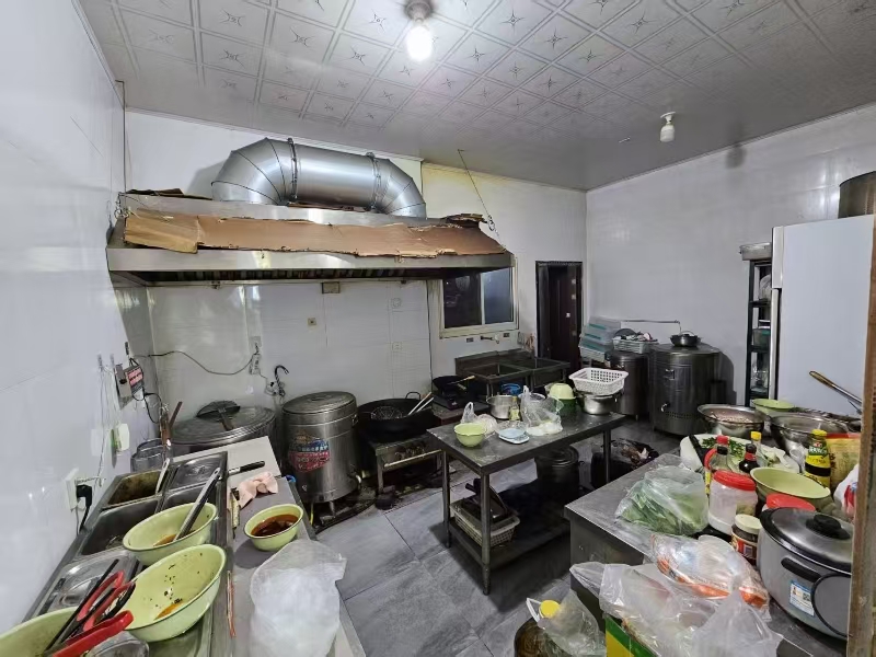 好运转(牛牛钵钵面)餐饮美食街开放式小区50平面馆转让(房租1900/月)