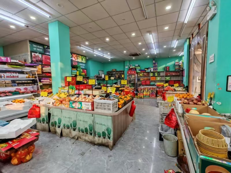 好运转(菲桐寻常果业)十字路口、日营4000+五年水果店转让可空转