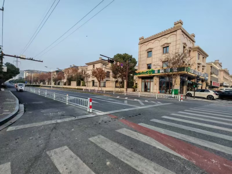 好运转(菲桐寻常果业)十字路口、日营4000+五年水果店转让可空转