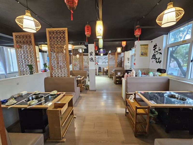 好运转（重庆老火锅烧烤城）忙时一天能做1万+ 的餐饮店转让