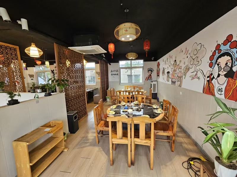 好运转（重庆老火锅烧烤城）忙时一天能做1万+ 的餐饮店转让