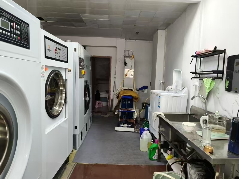 好运转（浣洁干洗店）平湖小区门口为唯独干洗店转让