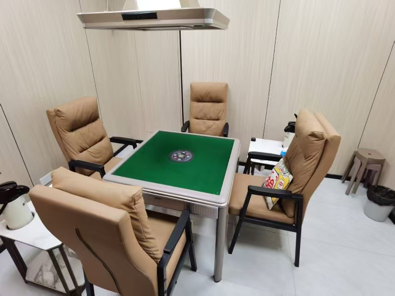 好运转（树下棋牌）嘉兴市秀洲区洪兴路1652号，185㎡棋牌室转让、
