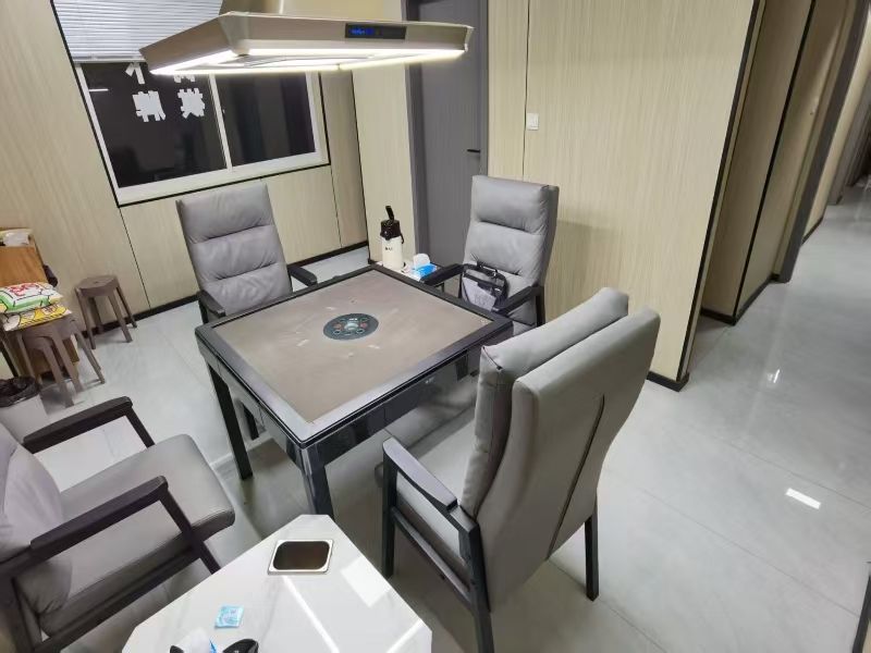 好运转（树下棋牌）嘉兴市秀洲区洪兴路1652号，185㎡棋牌室转让、