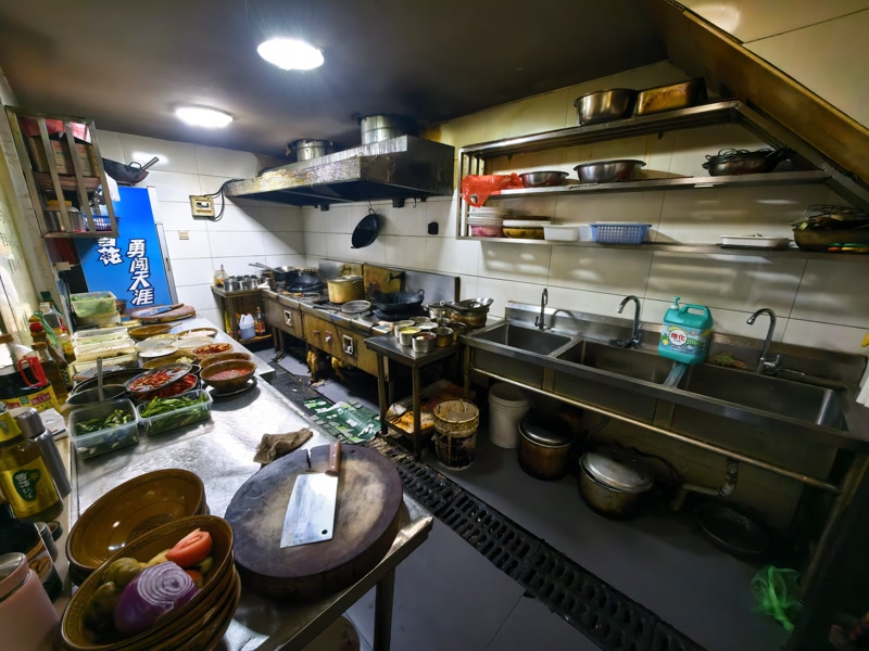 好运转（卿记鱼汤面川菜）南湖区万达广场春江中心8年餐饮店转让