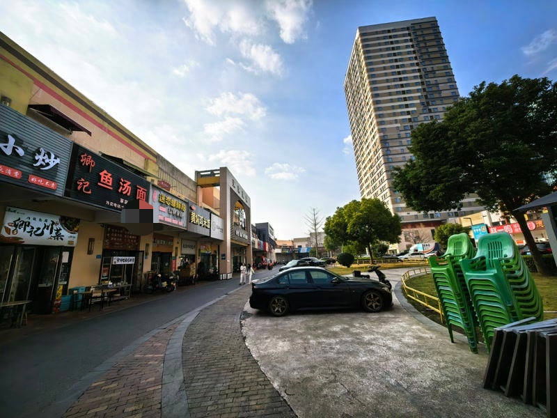 好运转（卿记鱼汤面川菜）南湖区万达广场春江中心8年餐饮店转让