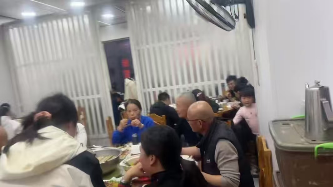 好运转（浙嘉川菜馆）这里外来居民占比75%、纯一层3间140平餐饮店转让