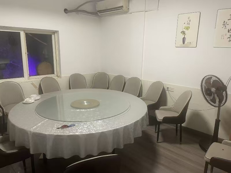 好运转（悦香来招牌鱼头）嘉兴两个小区中间饭店转让