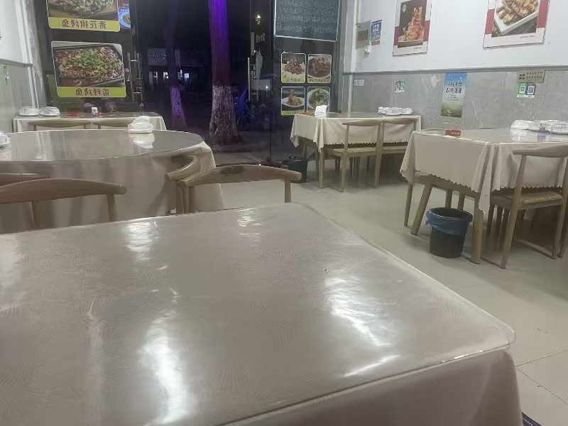 好运转（悦香来招牌鱼头）嘉兴两个小区中间饭店转让