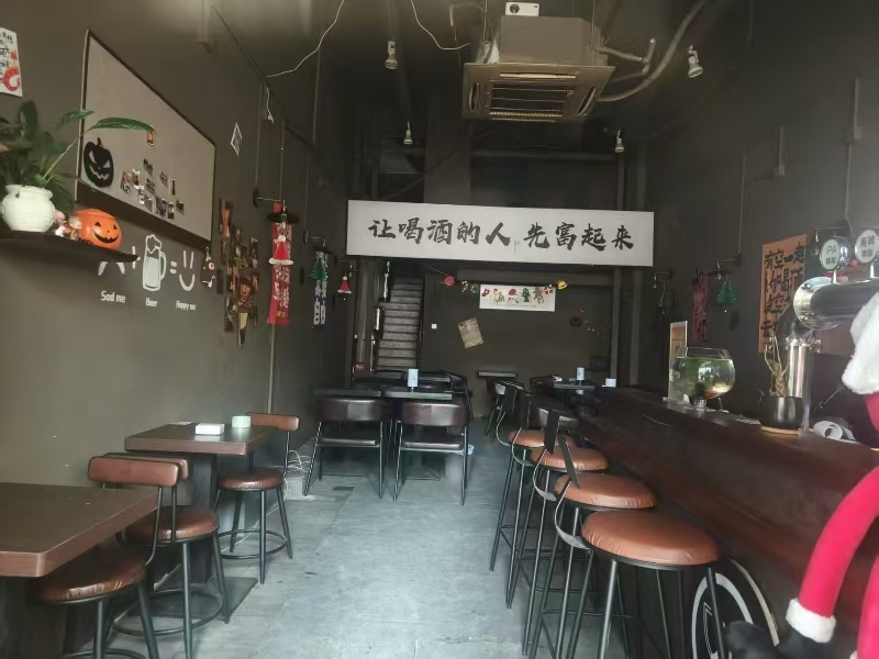 好运转（25hours精酿小酒馆）南湖区万达广场春江中心精装酒馆转让