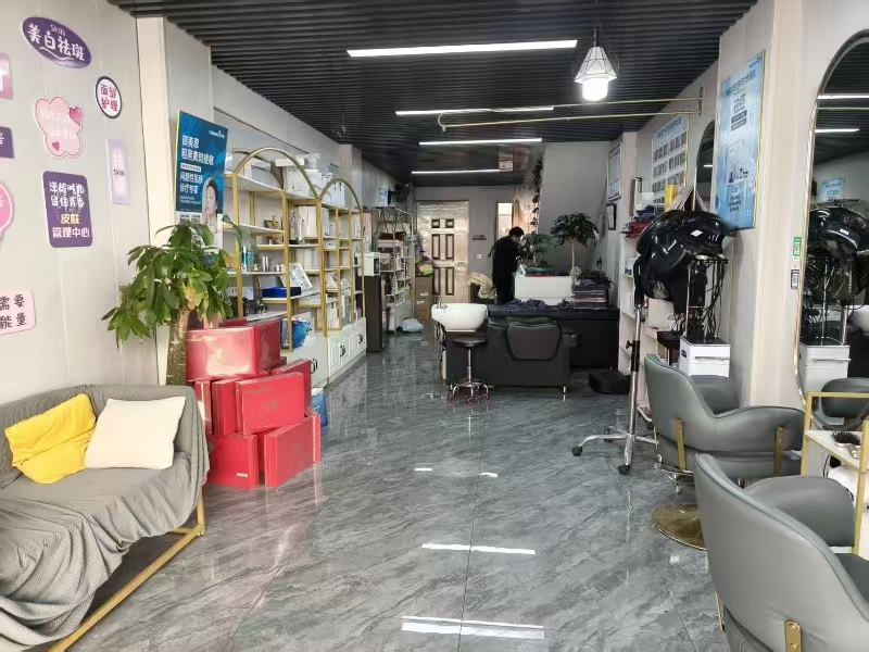好运转（御美翠美容美发）海宁位置很好的小区空店转让