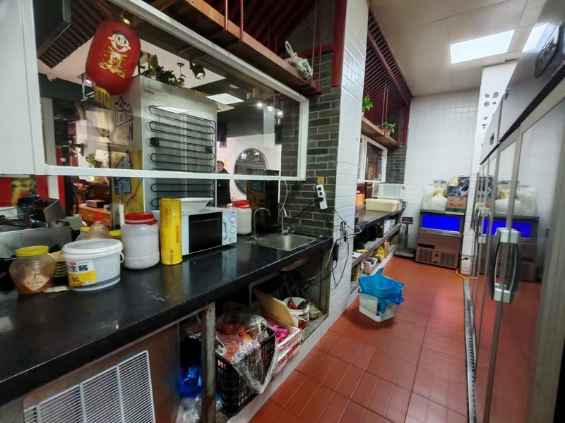 好运转（德信火锅）餐饮专区、转让一个二十三年老店、上下两层400平&nbsp;