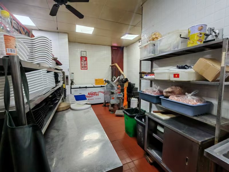 好运转（德信火锅）餐饮专区、转让一个二十三年老店、上下两层400平&nbsp;