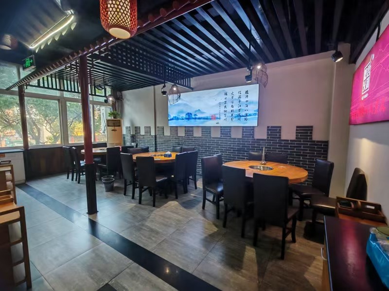 好运转（德信火锅）餐饮专区、转让一个二十三年老店、上下两层400平&nbsp;