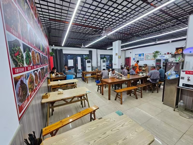 好运转（尚食堂.快餐店）纯一层94㎡快餐店、现目前一天也能做4000左右