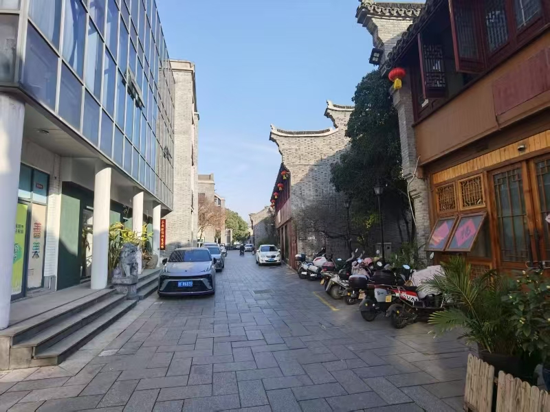 好运转（乾源商行）南湖区梅湾街西区9号楼103号，历史文化街区235㎡商行转让、