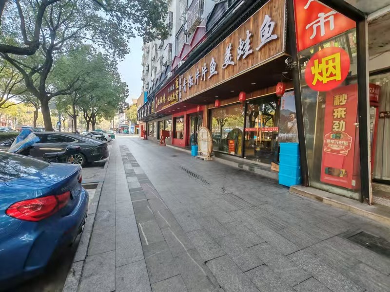 好运转（德信火锅）餐饮专区、转让一个二十三年老店、上下两层400平&nbsp;