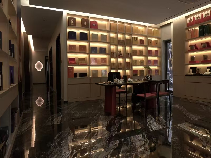 好运转（乾源商行）南湖区梅湾街西区9号楼103号，历史文化街区235㎡商行转让、