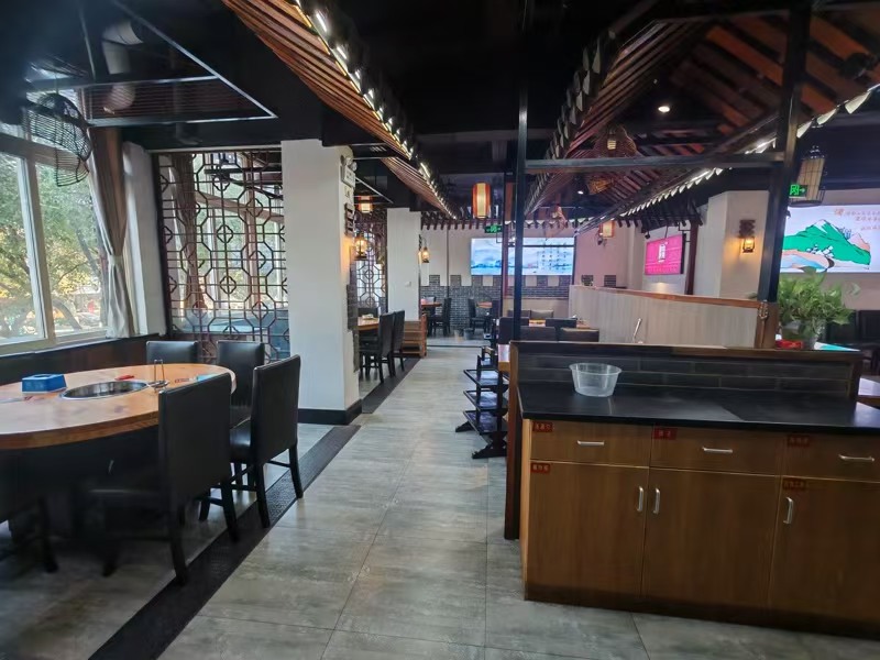 好运转（德信火锅）餐饮专区、转让一个二十三年老店、上下两层400平&nbsp;