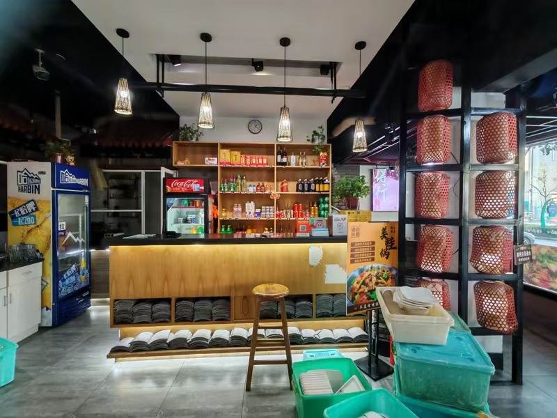 好运转（德信火锅）餐饮专区、转让一个二十三年老店、上下两层400平&nbsp;