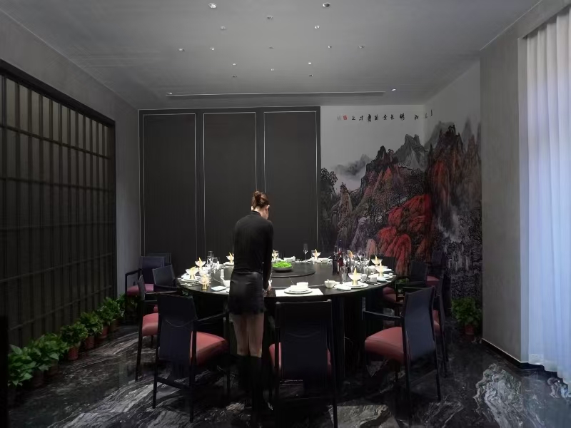 好运转（乾源商行）南湖区梅湾街西区9号楼103号，历史文化街区235㎡商行转让、