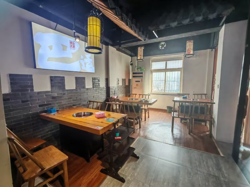 好运转（德信火锅）餐饮专区、转让一个二十三年老店、上下两层400平&nbsp;
