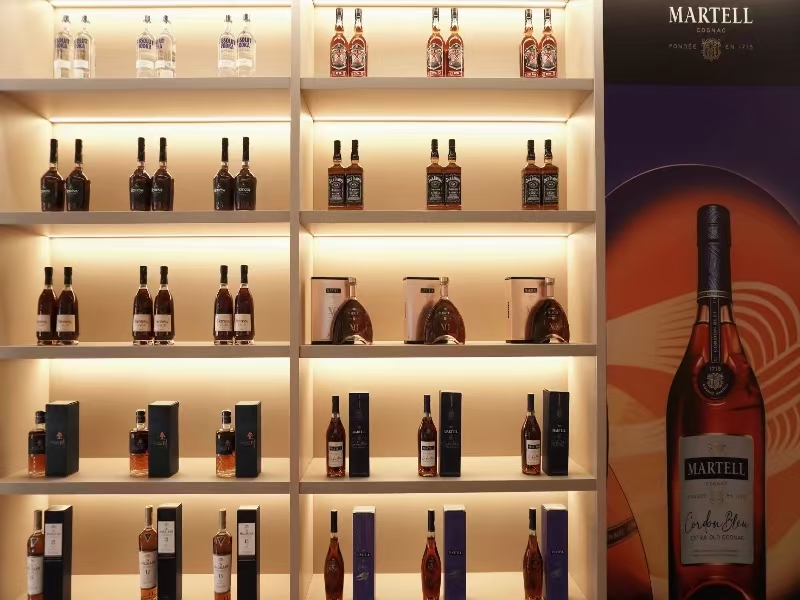 好运转（乾源商行）南湖区梅湾街西区9号楼103号，历史文化街区235㎡商行转让、