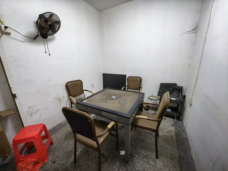 好运转（宏中棋牌）桐乡市东方小区门口台球厅急转2.8万