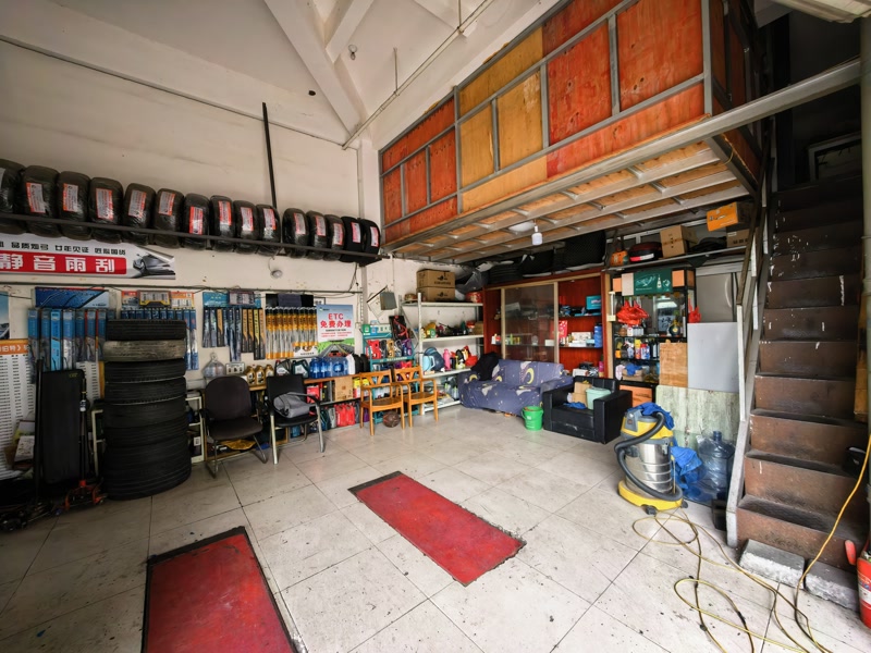 好运转（玛吉斯）桐乡市路口正拐角开了13年汽车美容店转让可空转