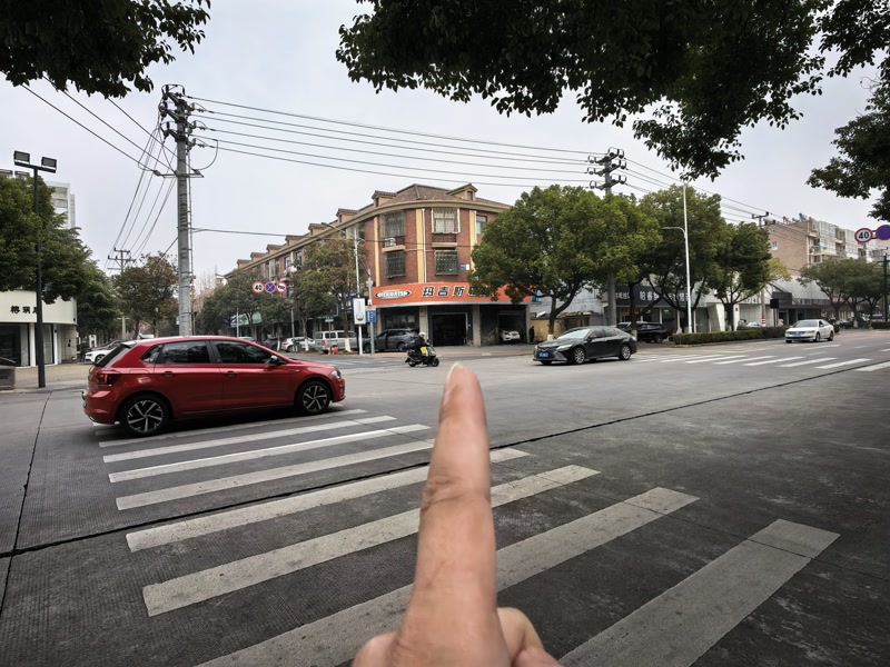 好运转（玛吉斯）桐乡市路口正拐角开了13年汽车美容店转让可空转