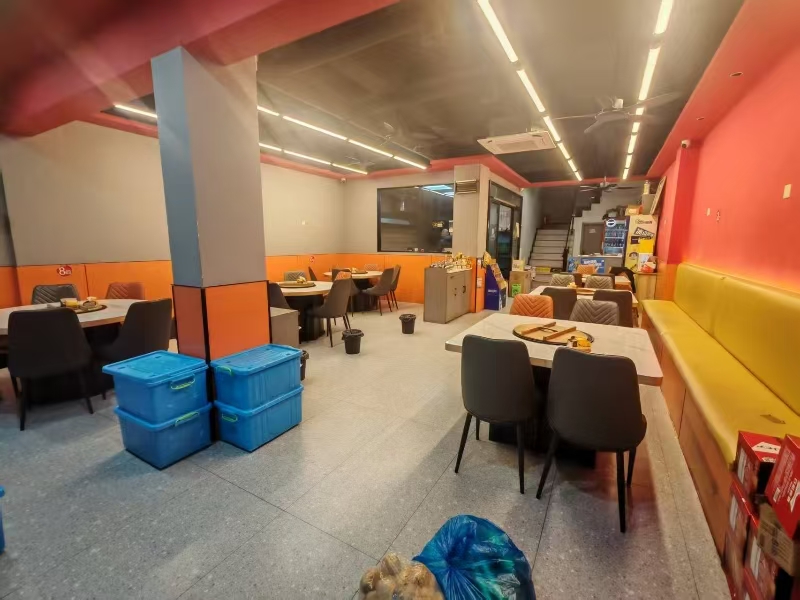 好运转（啊伟地锅鸡地锅鱼）餐饮专区、六年老店、上下两层220平&nbsp;