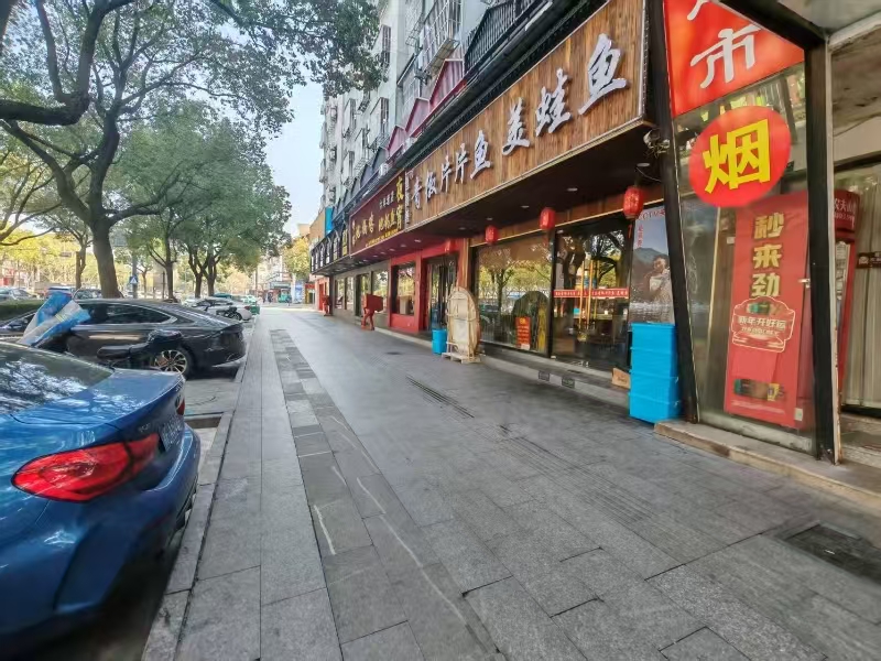 好运转（啊伟地锅鸡地锅鱼）餐饮专区、六年老店、上下两层220平&nbsp;