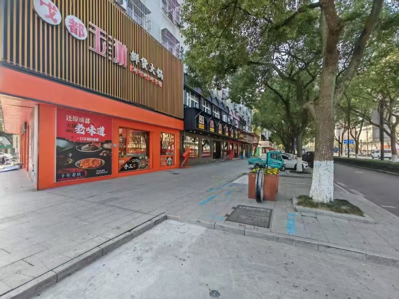 好运转（啊伟地锅鸡地锅鱼）餐饮专区、六年老店、上下两层220平&nbsp;