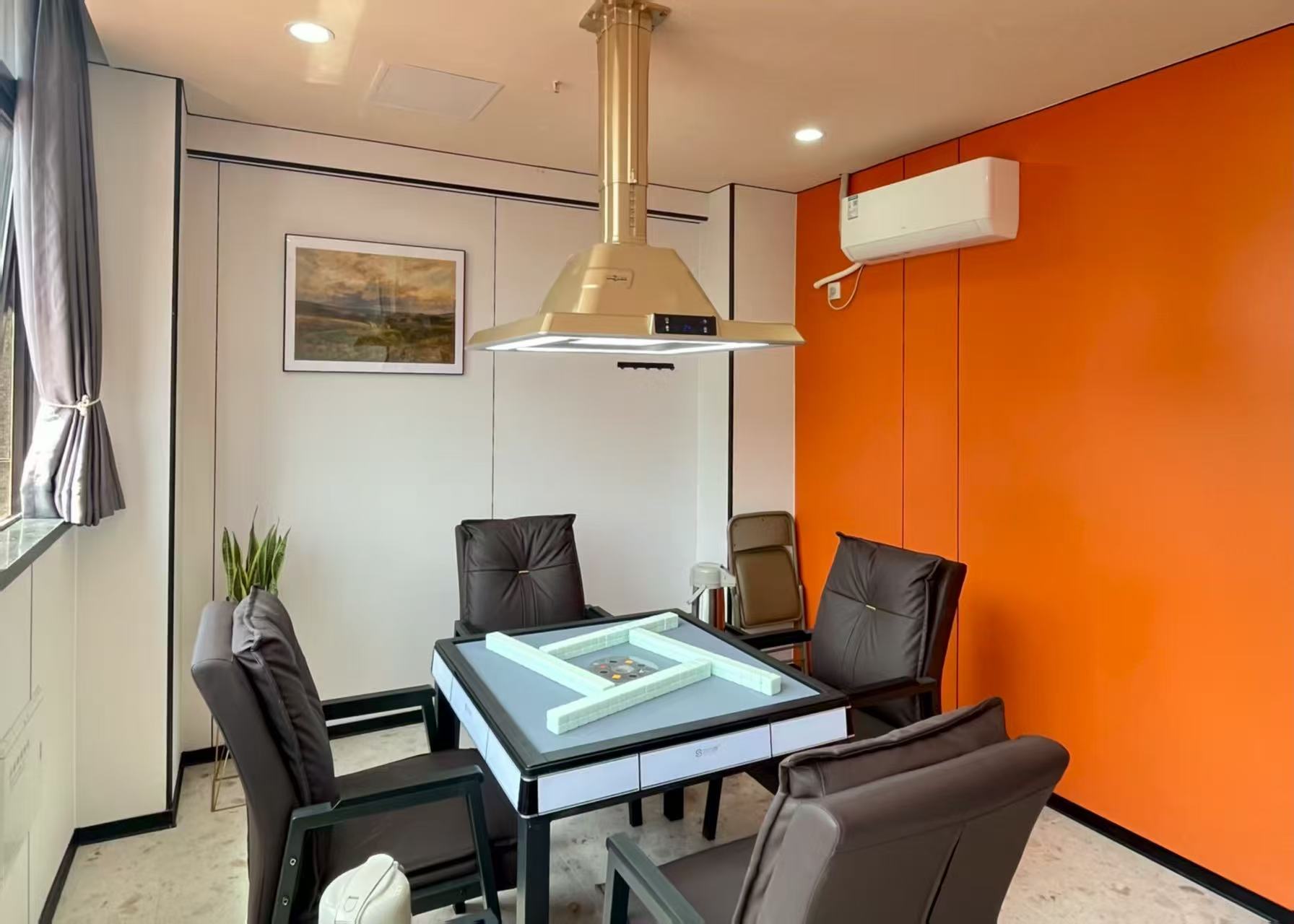 好运转（因雀思听）大型成熟小区门口旁150㎡棋牌室转让