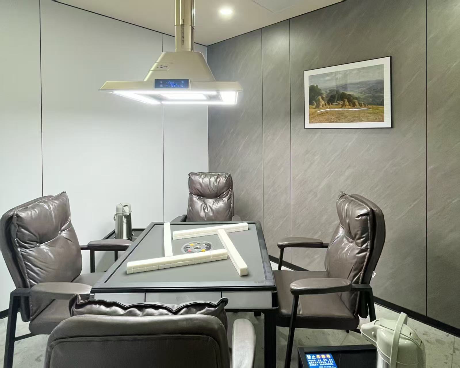 好运转（因雀思听）大型成熟小区门口旁150㎡棋牌室转让