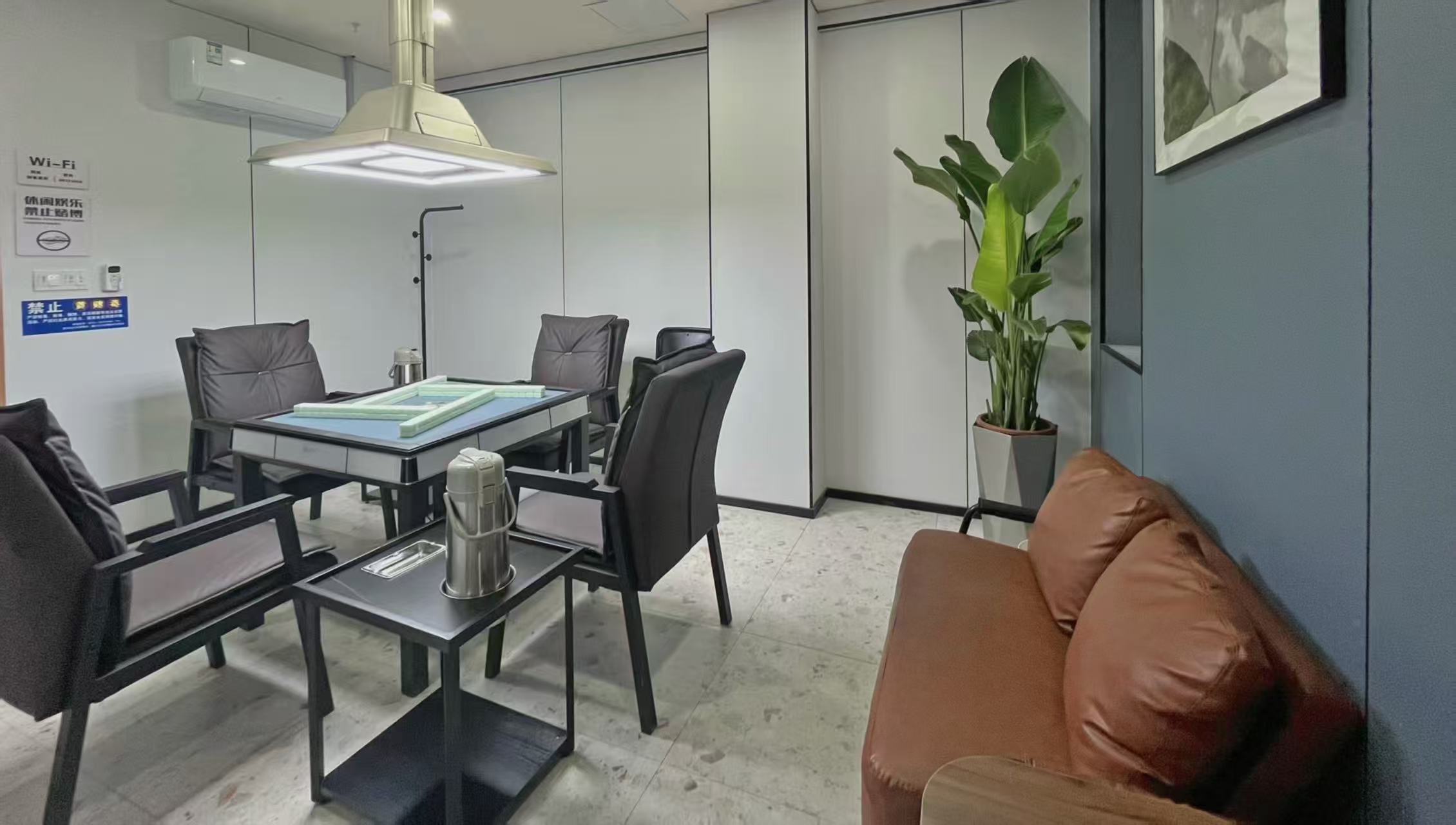 好运转（因雀思听）大型成熟小区门口旁150㎡棋牌室转让