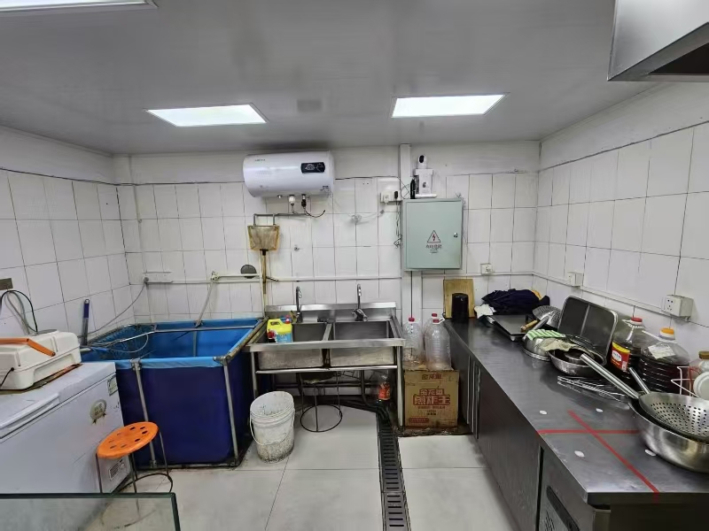 好运转（茂鱼年）南湖区大型菜场门口油炸爆鱼店转让