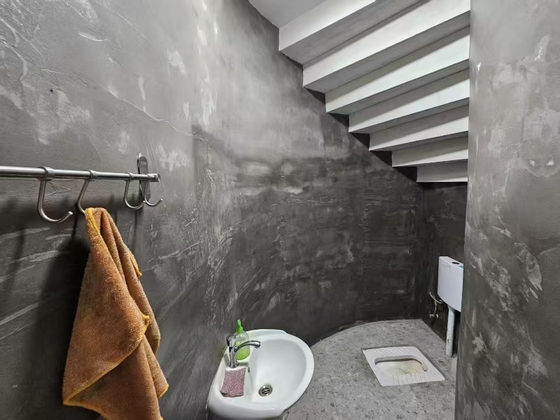 好运转(鼎弘装饰)海宁联合路双小区门口旁100平商铺出租