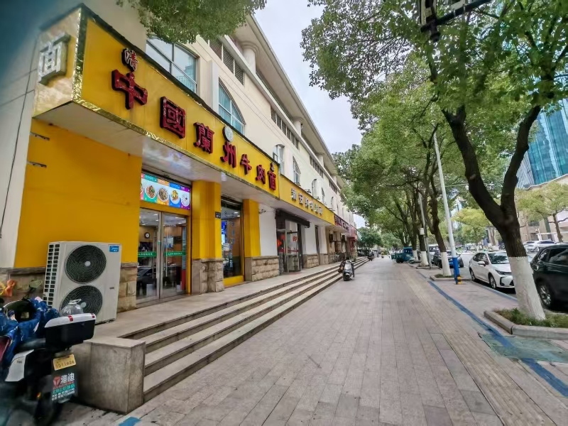 好运转（劲道面馆）成熟小区，写字楼、医院旁10年小吃店转让