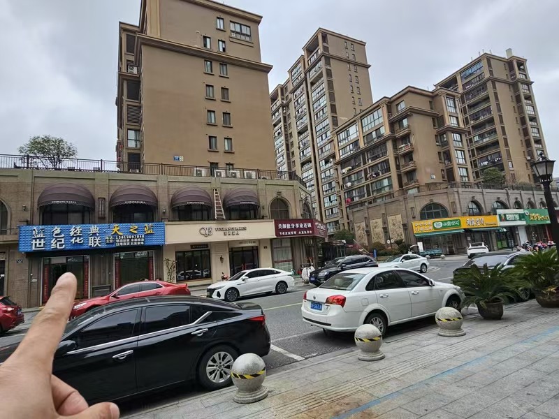 好运转（世纪华联超市）巴黎都市大型中高端小区门口纯一层超市转让