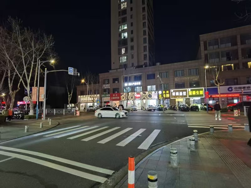 好运转（围棋鲜果）十字路口，超大拐角水果店转让，可带客户群转