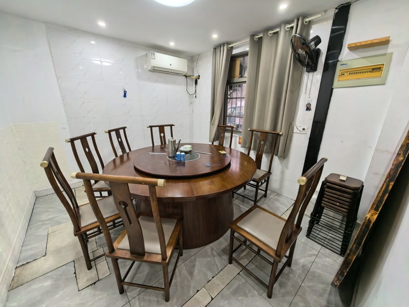 好运转（江西小辣椒）嘉善明珠小区纯一层餐饮店转让