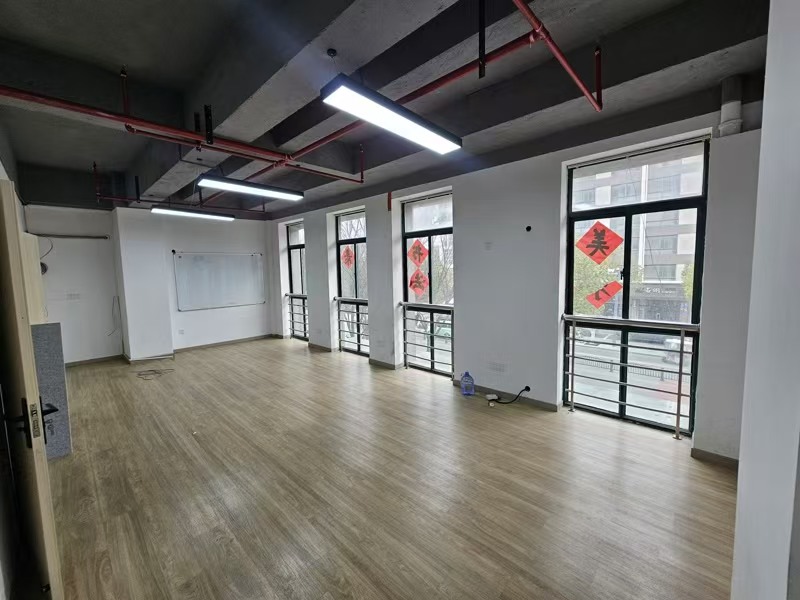 好运转（280㎡店铺转让）秀洲区工业重镇餐饮街280㎡店铺转让